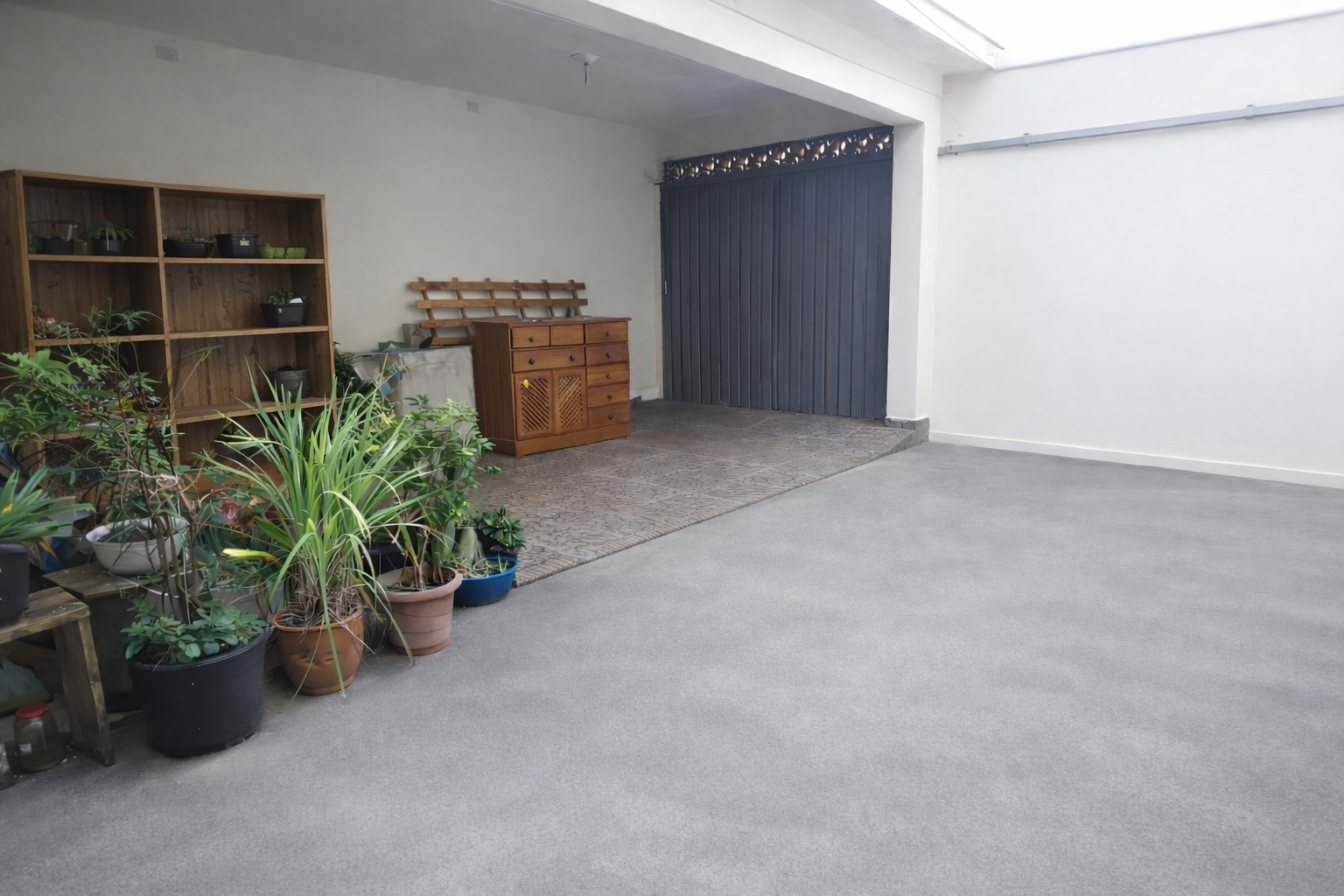 Quintal com garagem para 3 carros - casa à venda em São Carlos