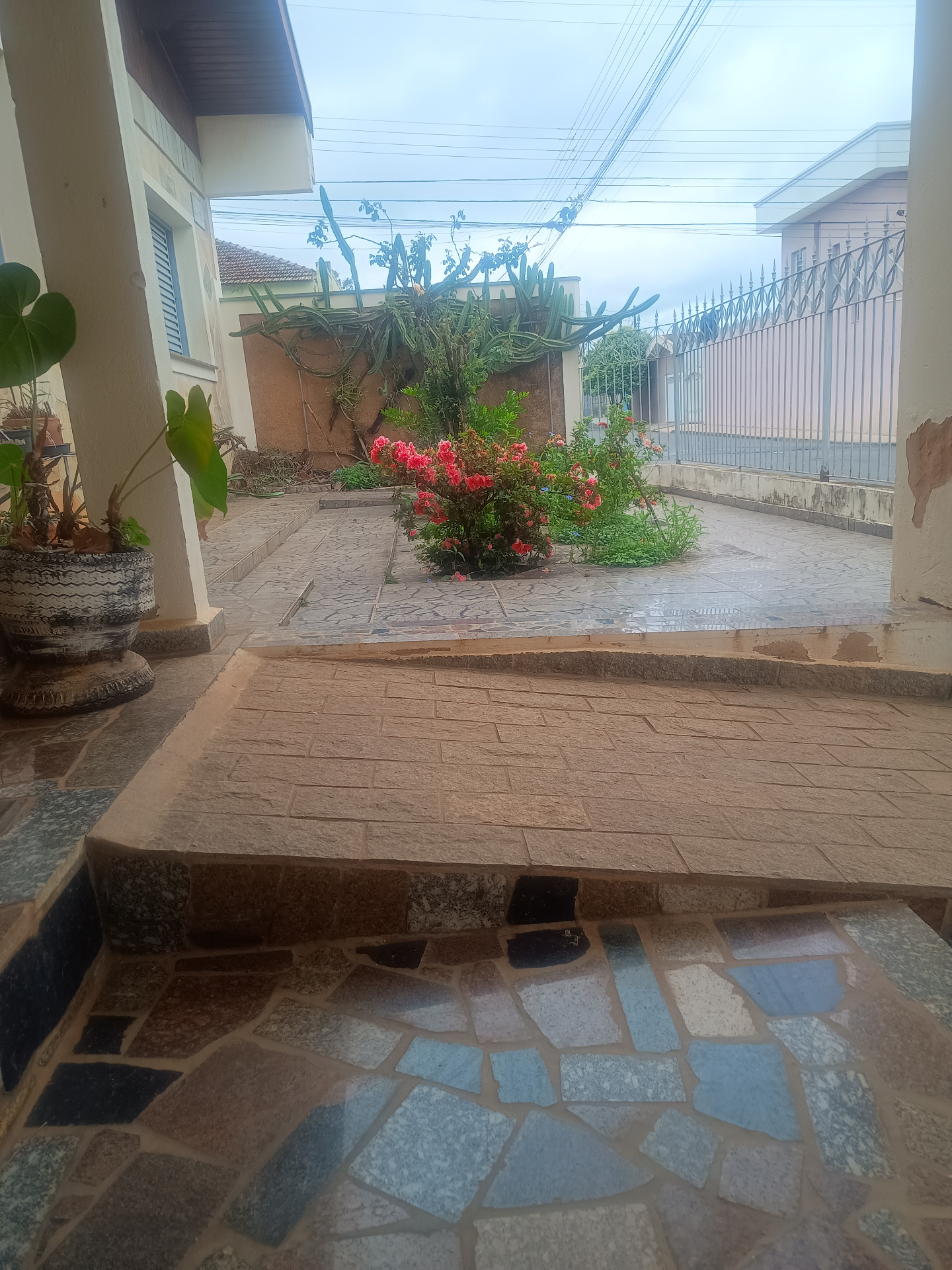 Área da frente da casa à venda em São Carlos